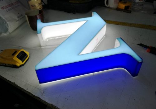 Litere Iluminate